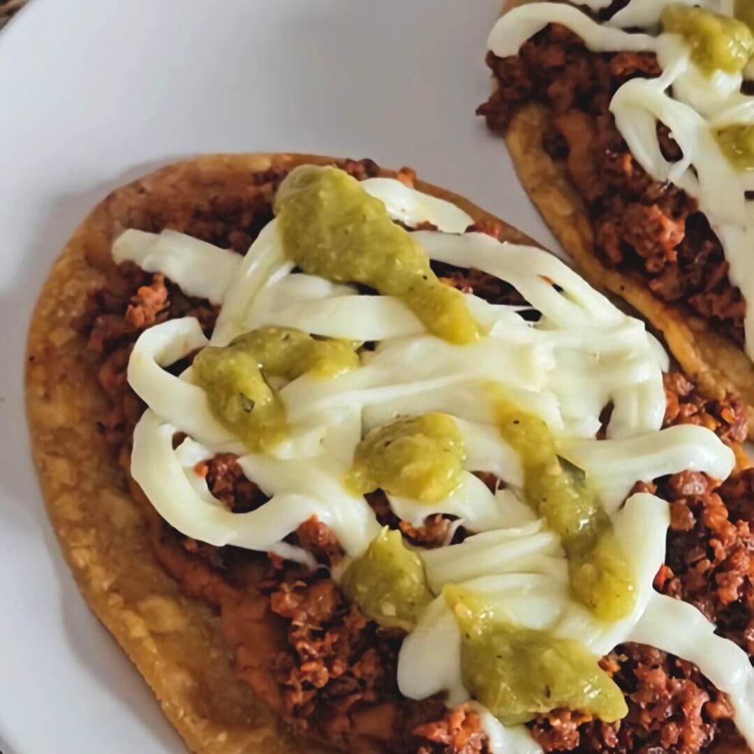 Rezeptforo Huaraches mit Chorizo und Queos Oaxaca Salsa Verde