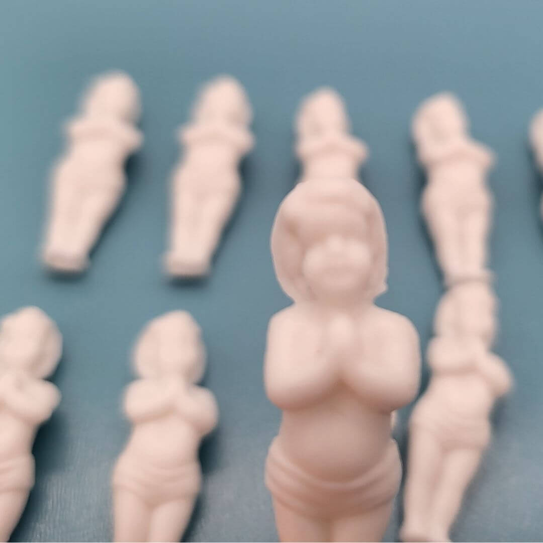 5 Christkind Figuren für den Rosca de Reyes detail