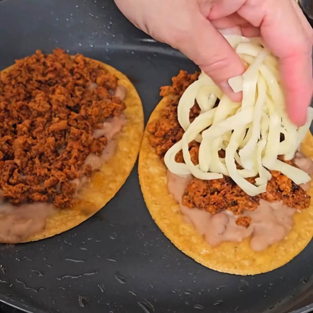 Rezeptforo Huaraches mit Chorizo und Queos Oaxaca Salsa Verde 2