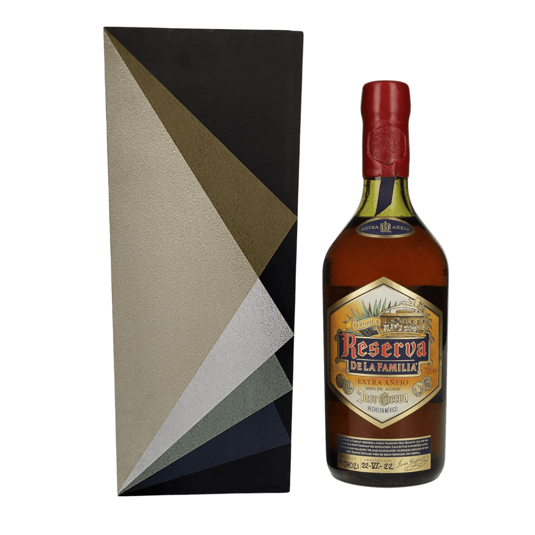 José Cuervo Reserva de la Familia EXTRA AÑEJO 100% de Agave Tequila 2020 38% Vol. 0,7l in Holzkiste