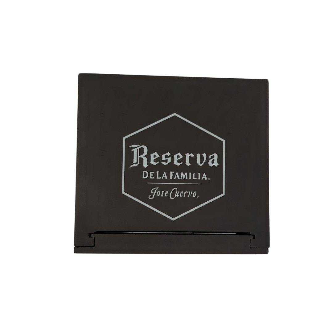 José Cuervo Reserva de la Familia EXTRA AÑEJO 100% de Agave Tequila 2020 38% Vol. 0,7l in wooden gift box